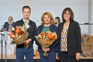 Erstmals als Kreisvorsitzende beim Landesausschuss dabei: Philipp Müller (AWO Sonneberg) und Doris König (AWO Ilm-Kreis, Mitte), zusammen mit AWO-Landesvorsitzender Petra Rottschalk